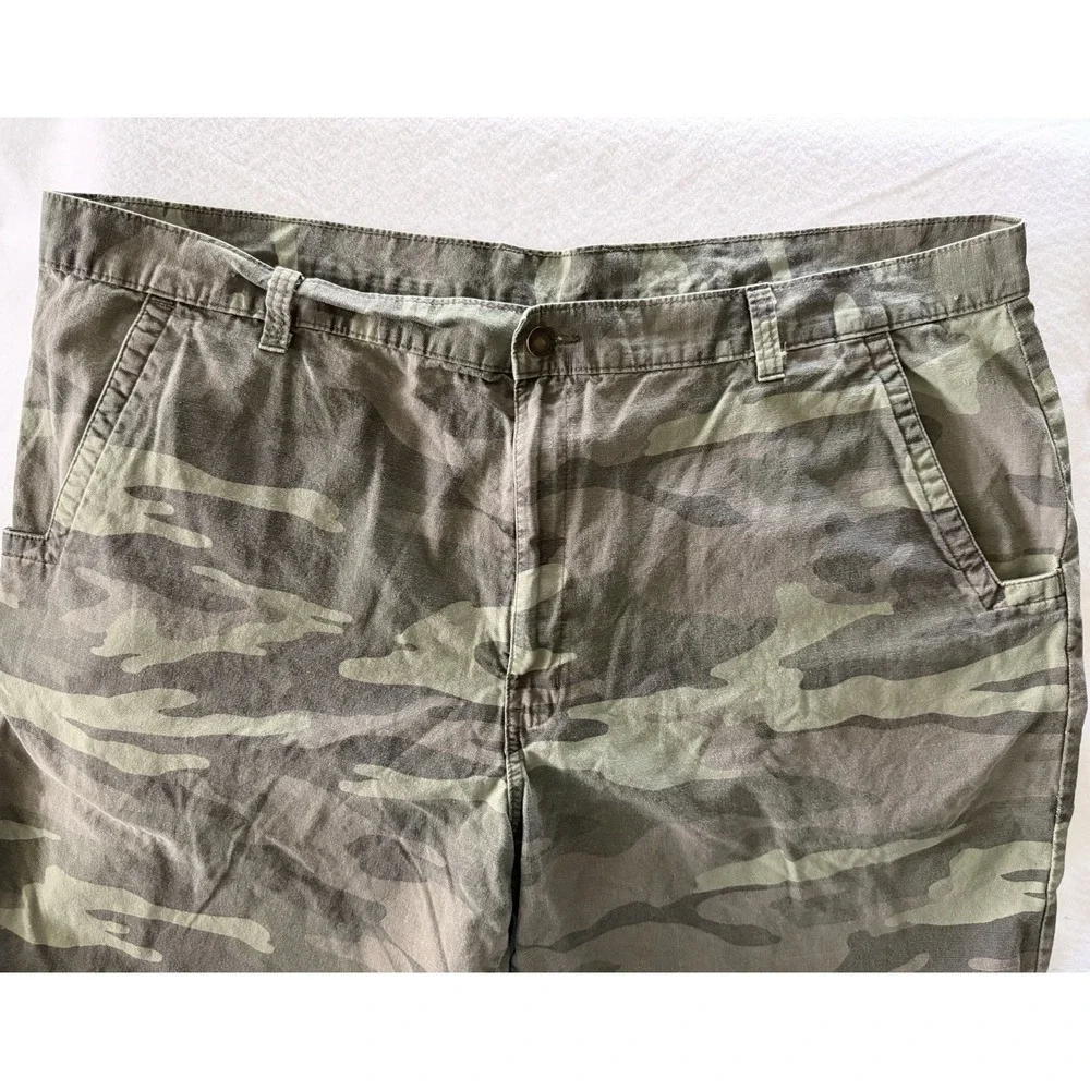 Dickies Men's Green Camo Cargo/Utility Shorts Size 44W